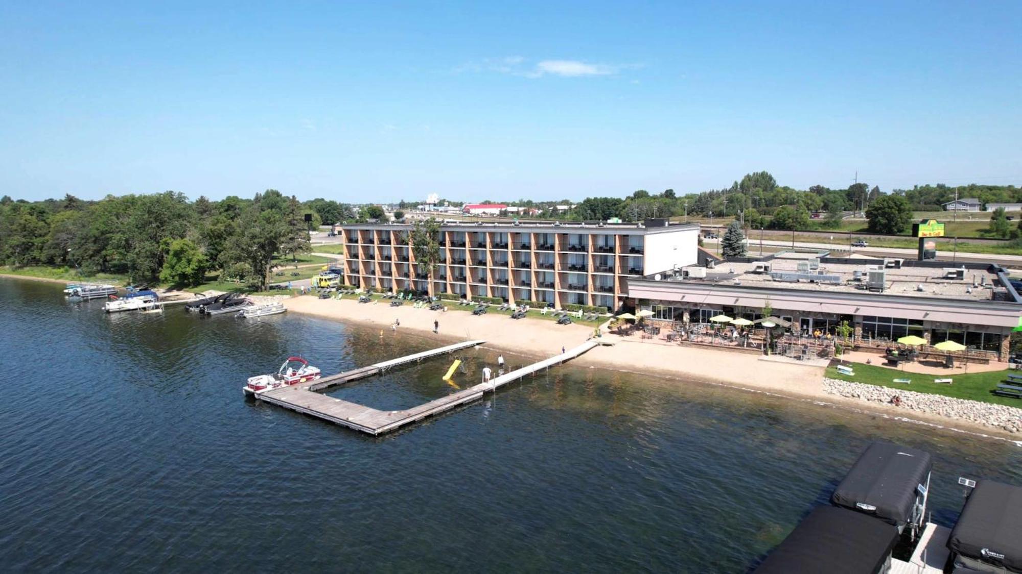 Holiday Inn Detroit Lakes By Ihg Esterno foto